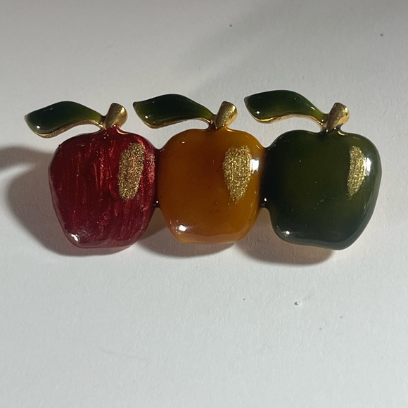 Vintage Signed OTC Apples Enamel Brooch - Picture 2 of 3